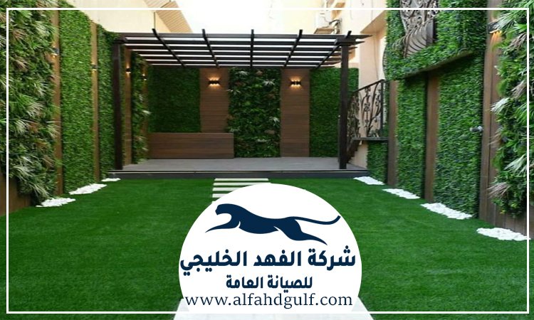تركيب عشب جداري