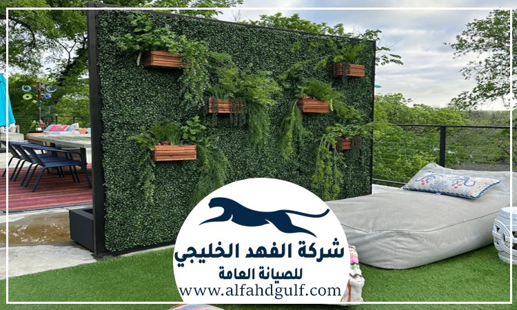 تركيب عشب جداري في بني ياس
